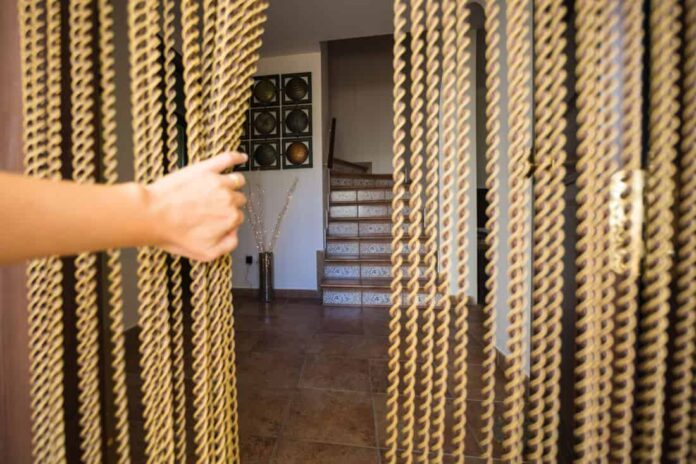 5 Fantastic Indoor Curtains For Doorway Beads