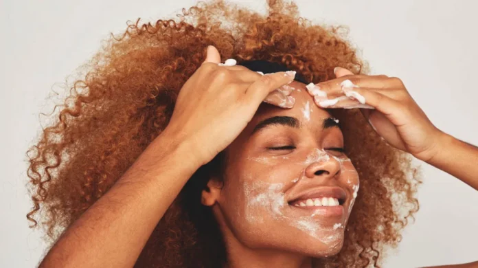Skin Care 101: A Look At the Many Benefits of Salicylic Acid Masks